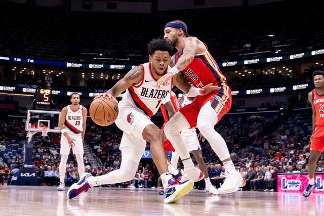 文班亚马25+7+9库里14分 马刺17分逆转胜勇士