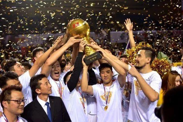 约基奇24+14爱德华兹19分 掘金大胜森林狼1-2